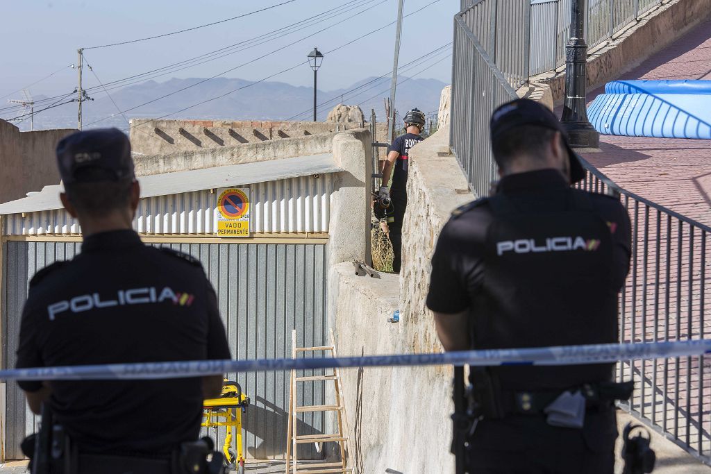 Encuentran muerto a un vecino de Lorca desaparecido encajado en el hueco entre dos casas