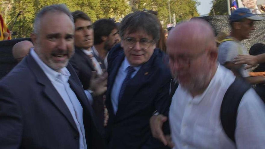 Els Mossos creuen que els agents detinguts van abusar del seu &quot;coneixement&quot; per facilitar la fugida de Puigdemont