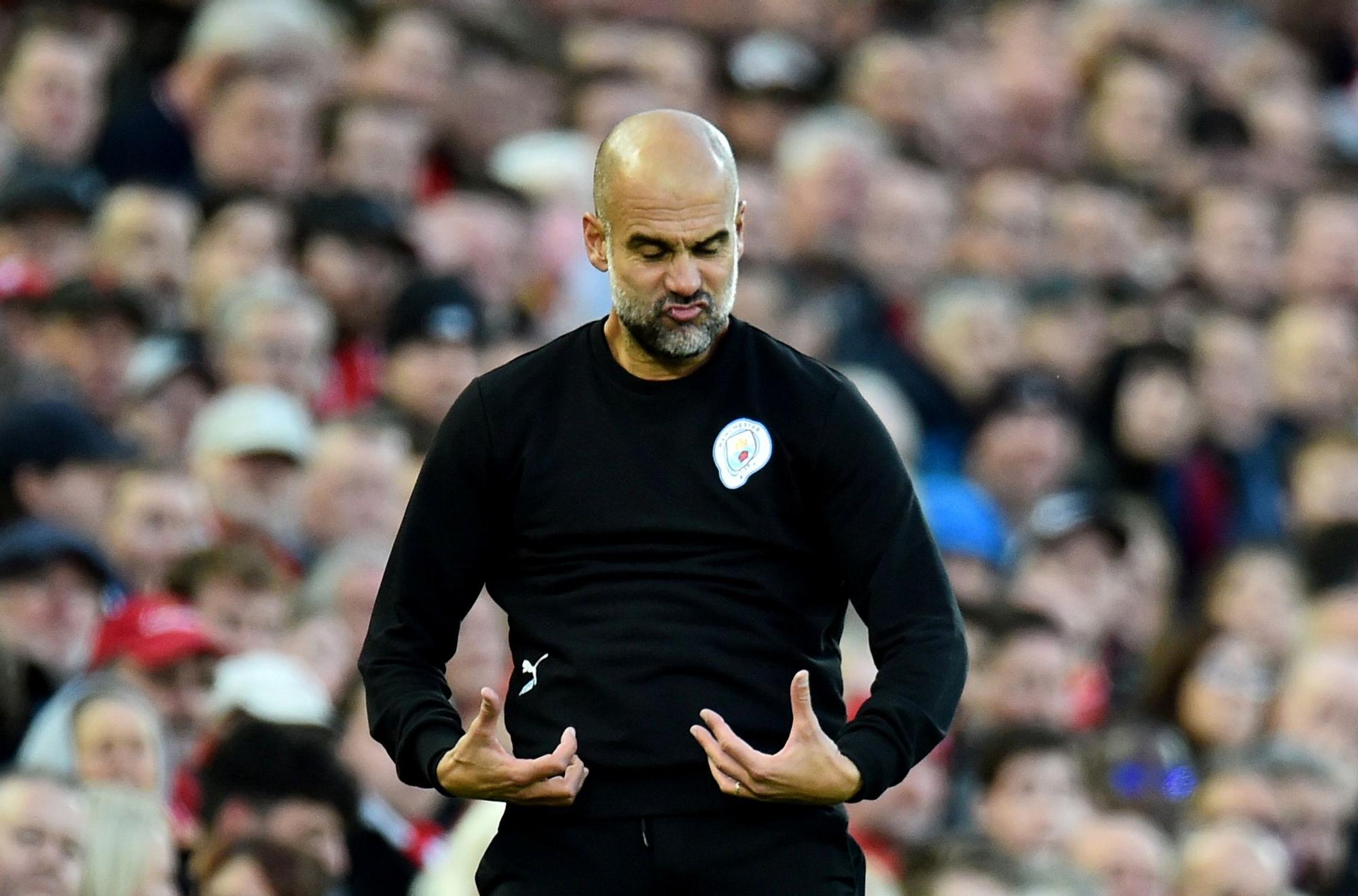 El entrenador del Manchester City, Pep Guardiola, este domingo durante el partido contra el Liverpool.