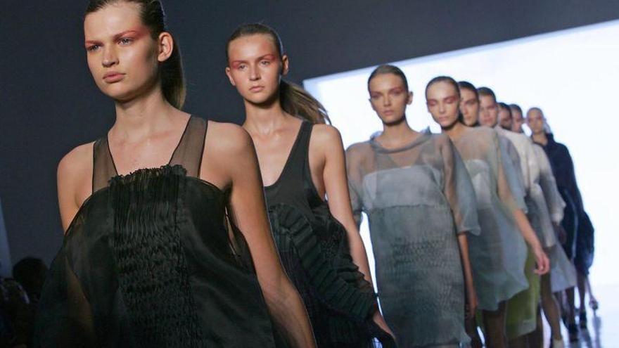 Calvin Klein dejará las colecciones de alta costura para pasarela