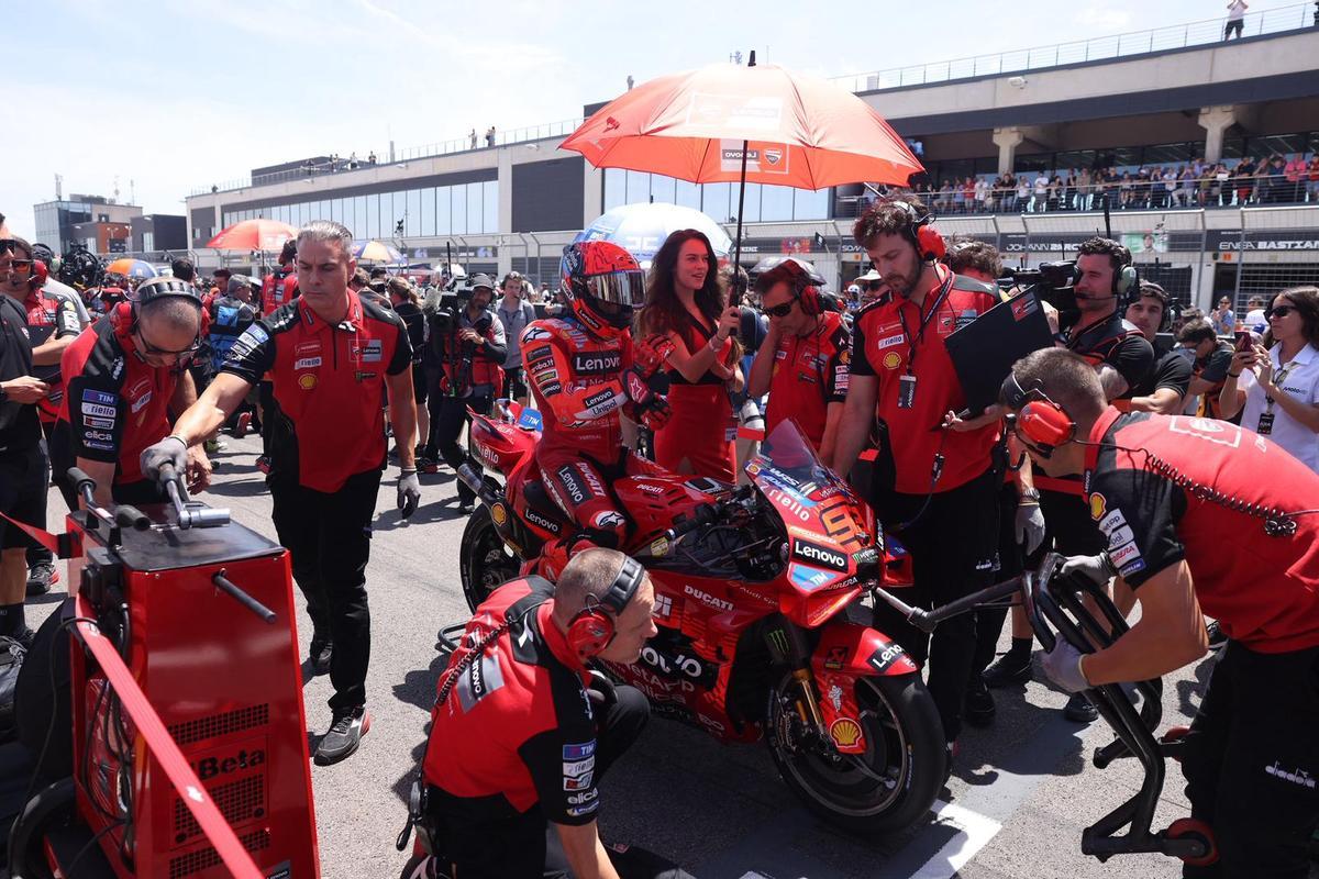 En imágenes | Los motores de MotoGP ya rugen en Motorland