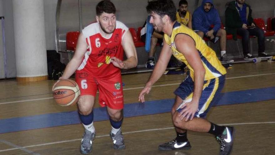 Juanma, en un partido del EDM de esta temporada. // Bernabé