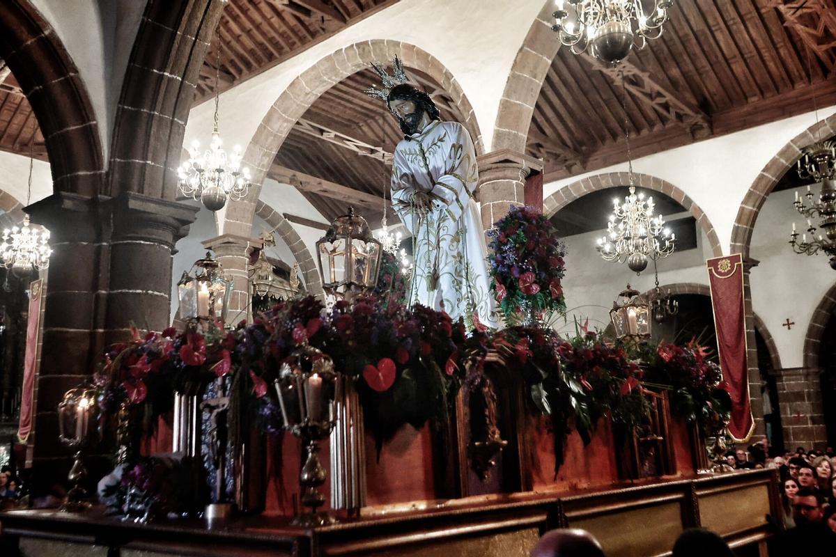 Jueves Santo: Procesión de La Macarena y El Cautivo, en Santa Cruz