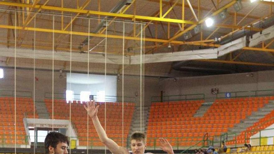 Los jugadores del COB en un entrenamiento.// Iñaki Osorio