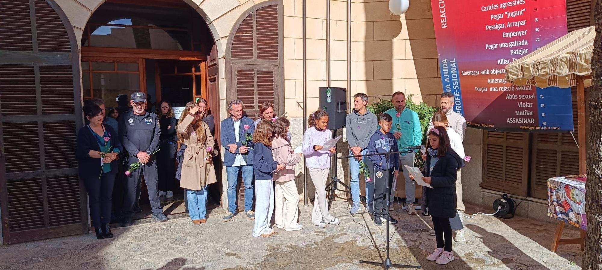 En la plaza de Sant Ignasi de Son Servera también se han celebrado lecturas de manifiestos