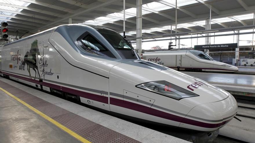 El choque de dos trenes de mercancías afecta el servicio Madrid-Cartagena