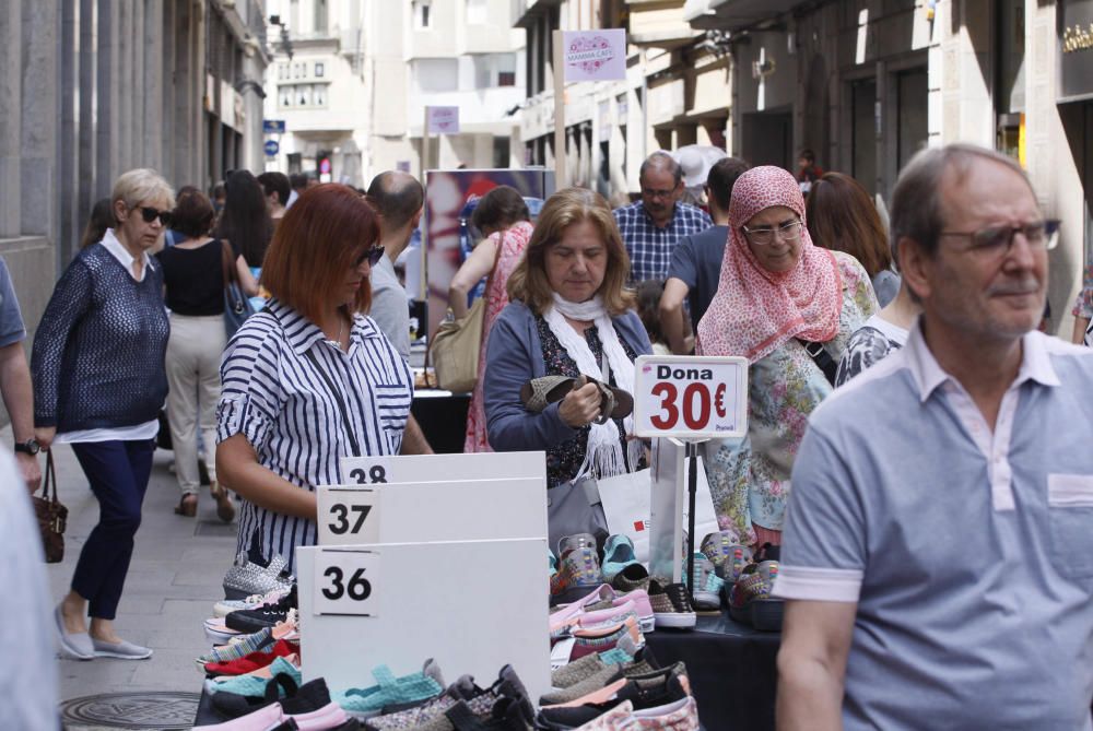 Massiva macrobotiga al carrer al centre de Girona