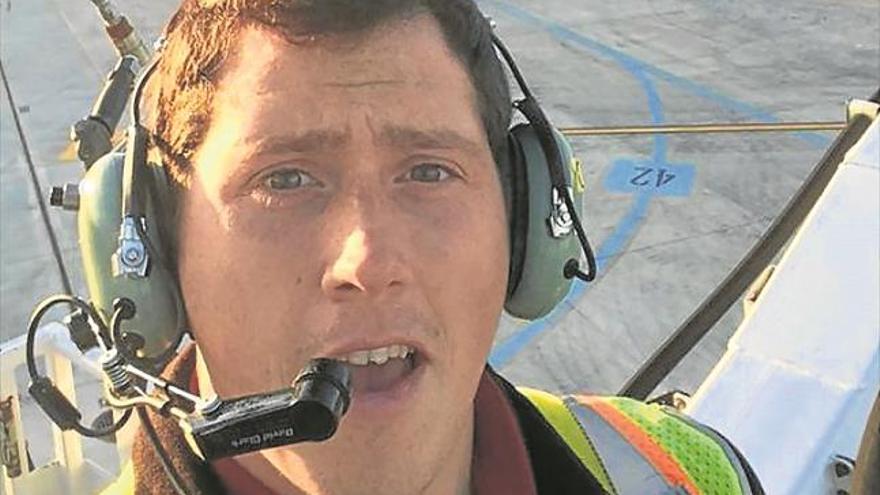 El caso del ‘aviador’ suicida crea dudas en EEUU sobre seguridad