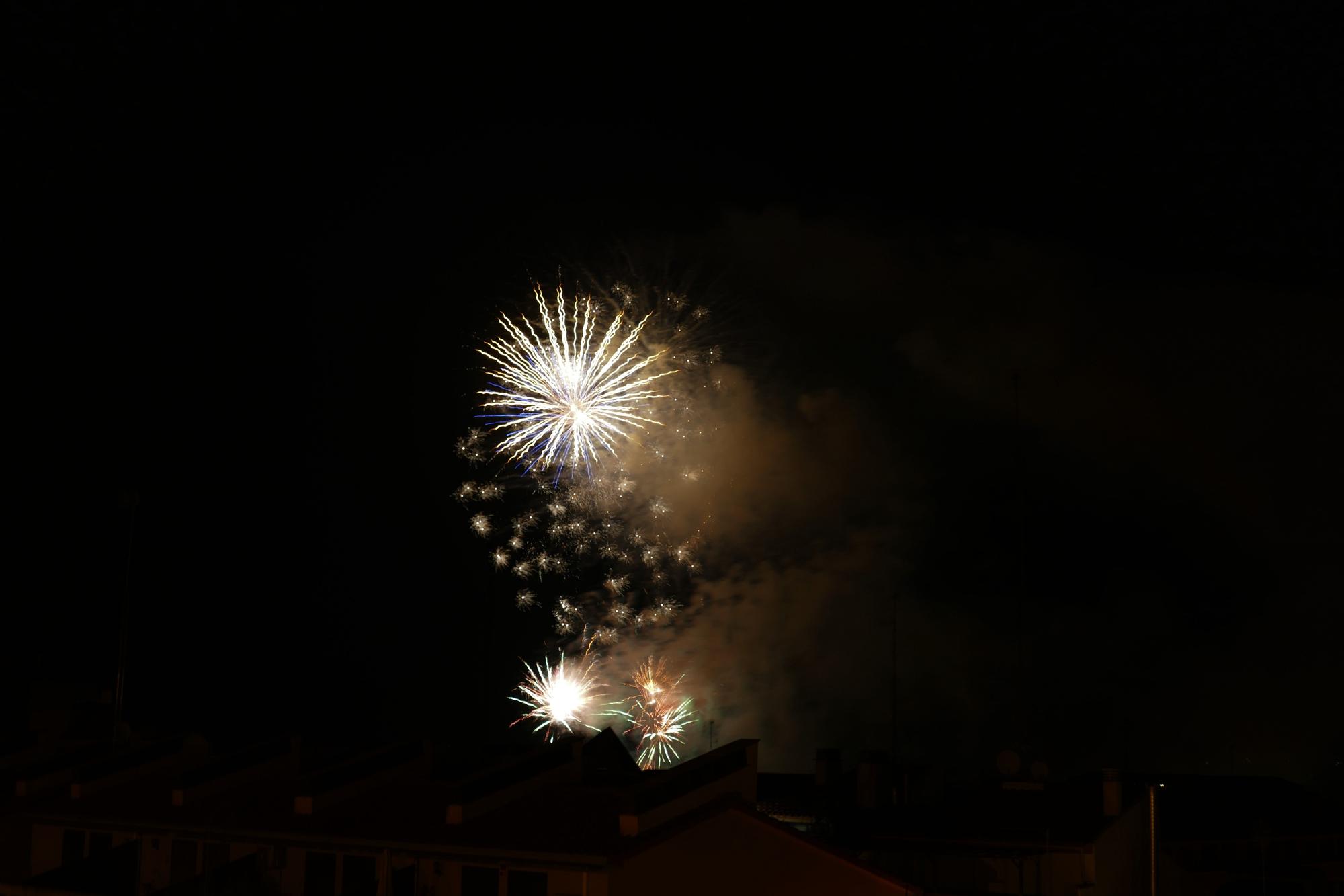 Figueres tanca les Fires i Festes de la Santa Creu amb un castell de focs