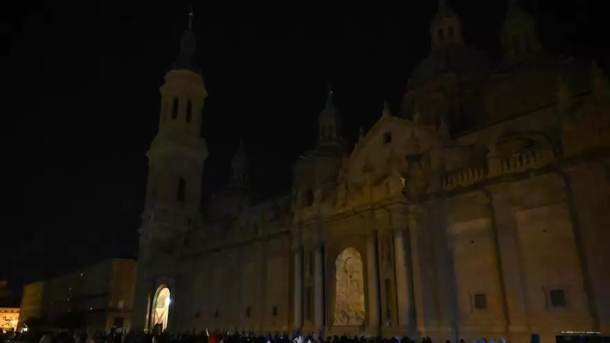 Zaragoza se suma a la Hora del Planeta con el apagado de sus edificios institucionales