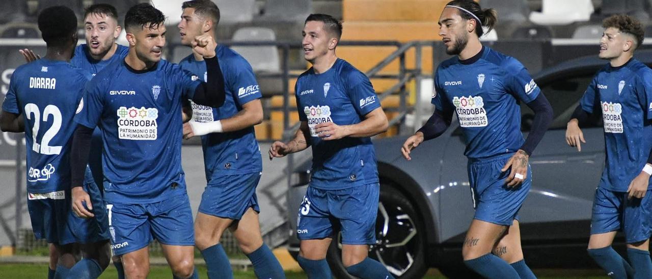 Willy Ledesma celebra uno de sus goles para el Córdoba CF en el Nuevo Vivero, este sábado.