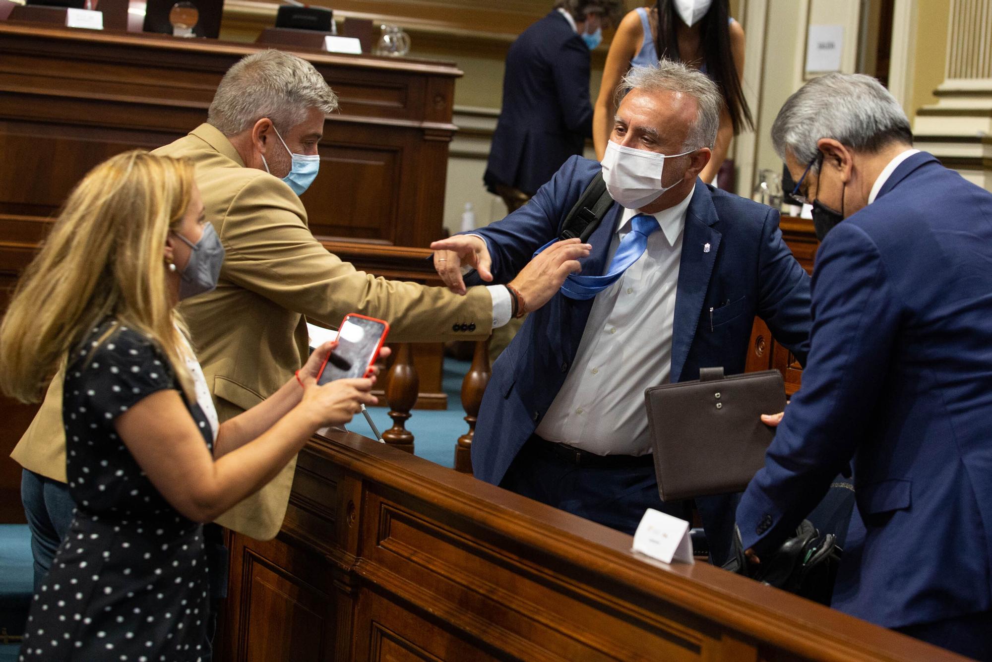 Pleno del Parlamento de Canarias