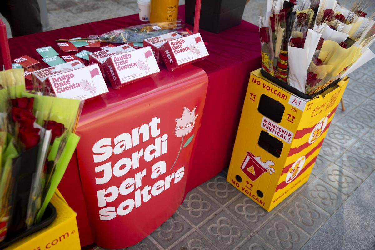 Detalle del 'stand' con los juegos de Amigo Date Cuenta.