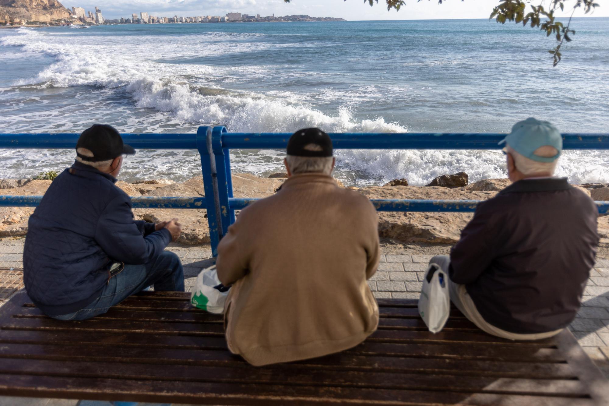 El temporal marítimo se asoma al Postiguet