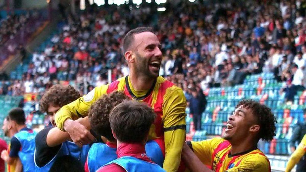 Arranz celebra l'ascens a 2naRFEF a l'Helmántico amb la Unió Esportiva Sant Andreu