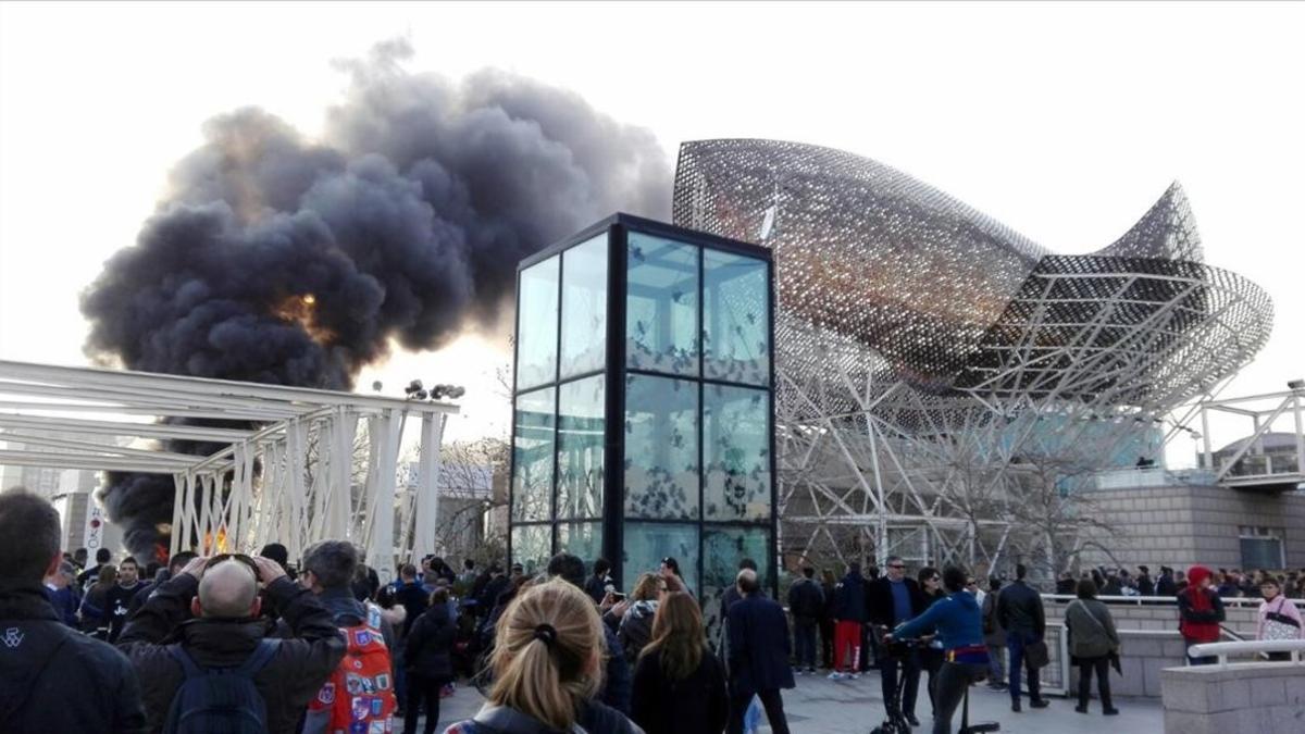 incendio en un local del port olimpic de barcelona