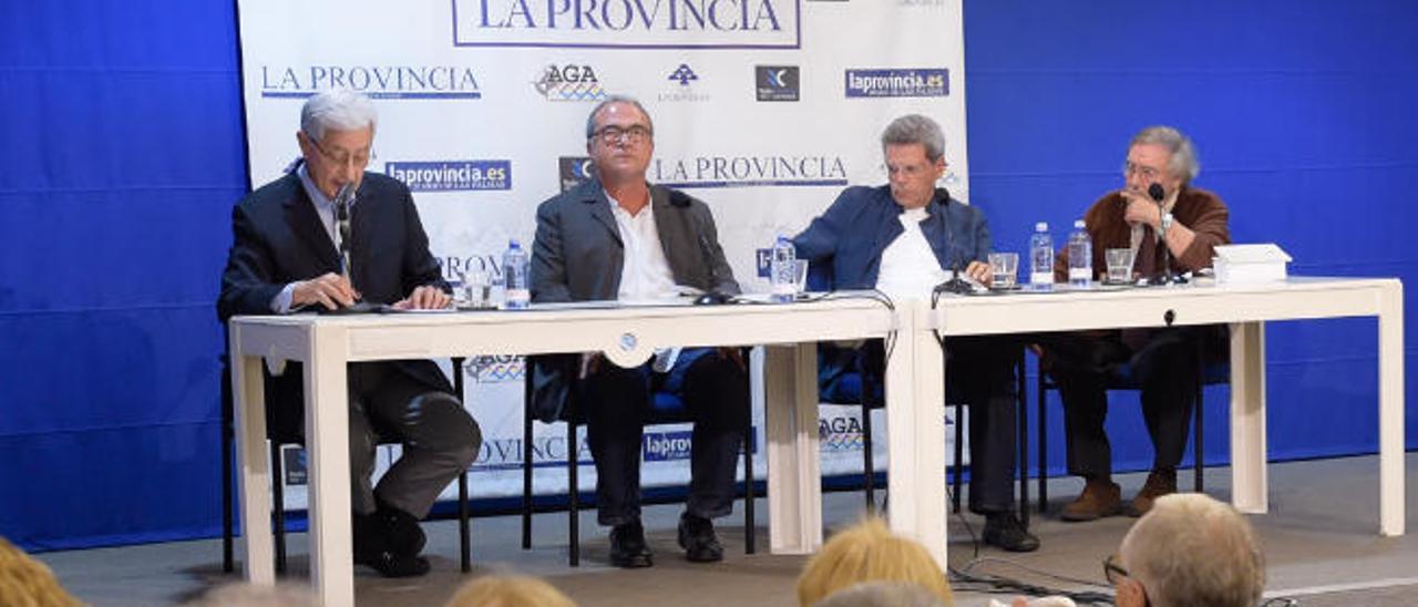 García Alcalde, Antonio Puente, Lázaro Santana y Eugenio Padorno en el Club LA PROVINCIA