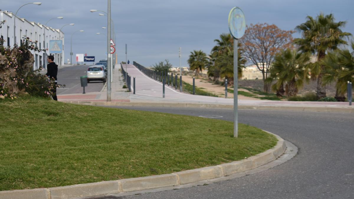 Zona del carril bici de Puente Genil que será iluminada.