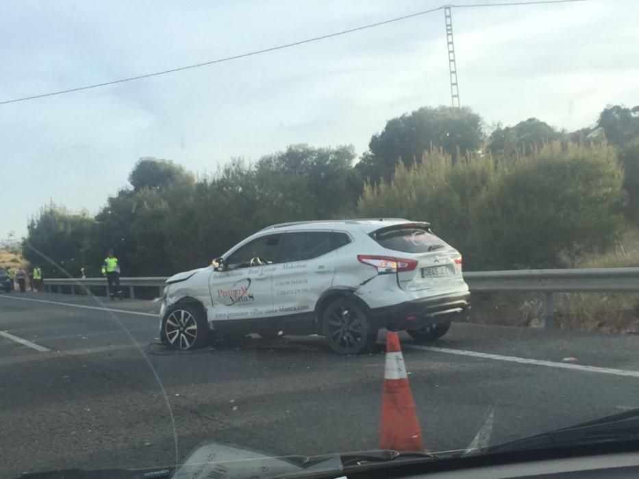 Una colisión en el túnel de Sant Joan d'Alacant causa colas kilométricas