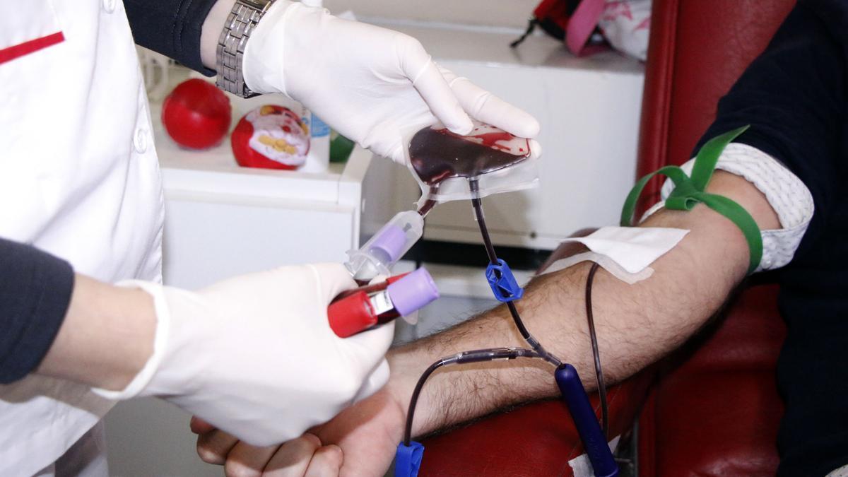 Urgen donar sangre de los grupos 0+, A+ y A- ante el descenso de las reservas en Canarias