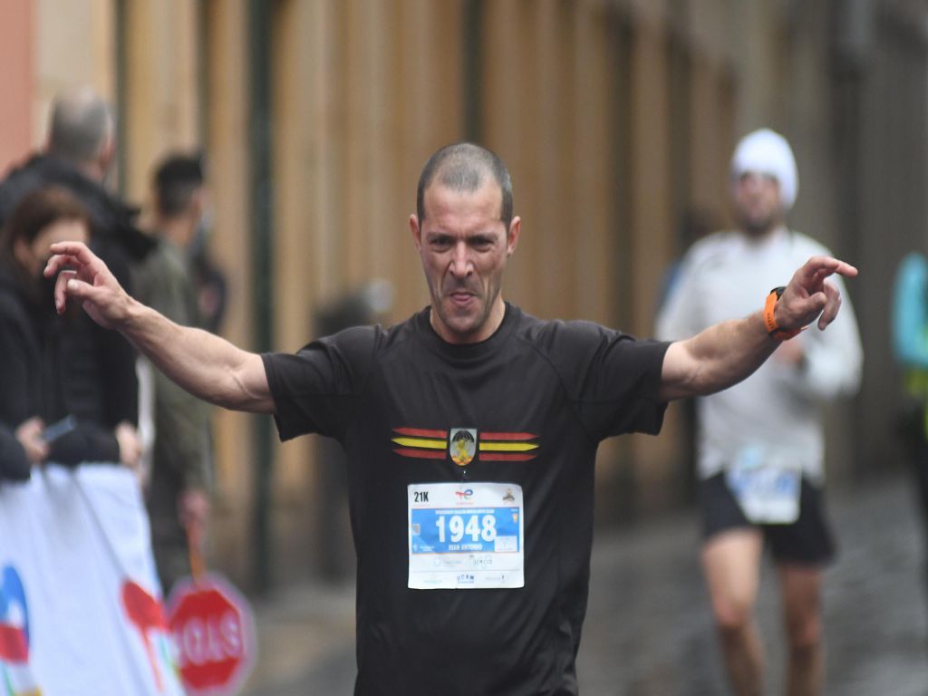 Llegada y podios de la 10k, la media maratón y la maratón de Murcia (I)