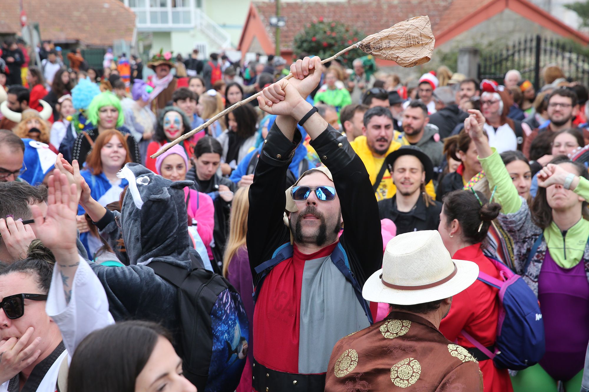 Búscate en las fotos del fin de fiesta del Entroido de O Hío