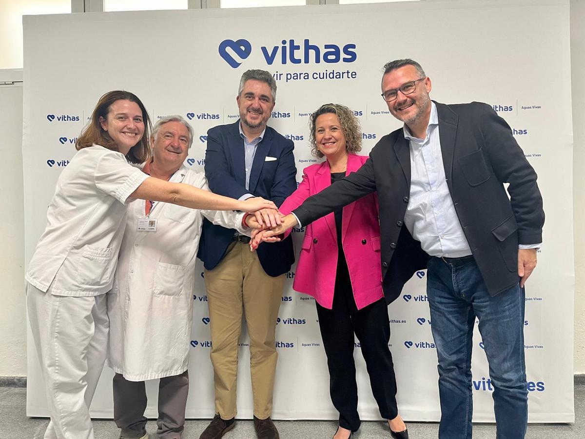 El Hospital Vithas Aguas Vivas y Guadalsalus firman una innovadora alianza para el tratamiento integral de salud mental y adicciones.