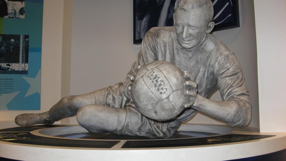 Escultura de Bert Trautmann