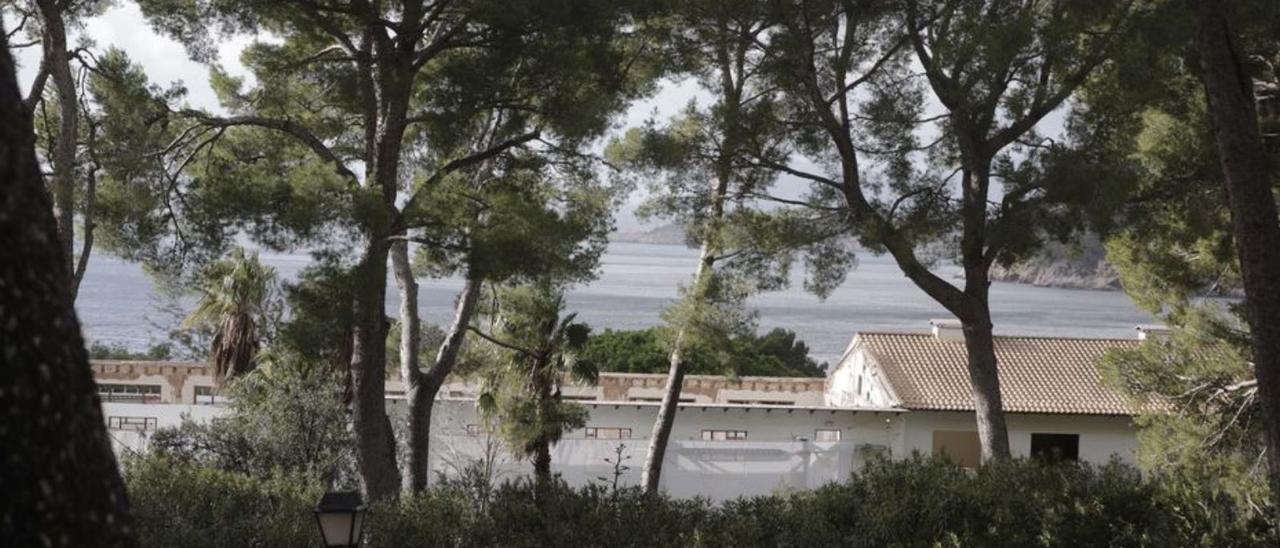 Imagen de las obras del hotel Formentor. | MANU MIELNIEZUK