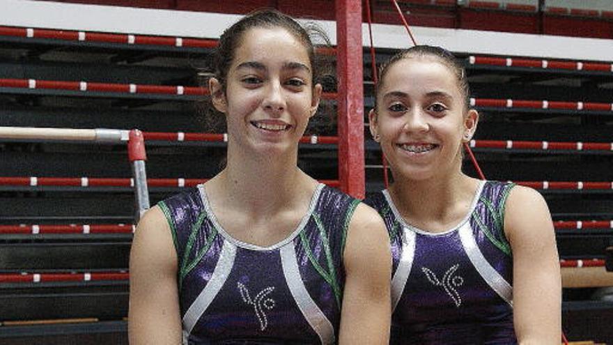 Laura Bechdejú i Nora Fernández al pavelló de gimnàstica de Salt.