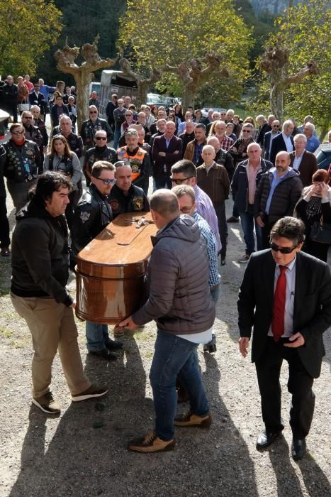 Funeral en Laviana del jefe de la Policía Local de Pravia, Ignacio Canella