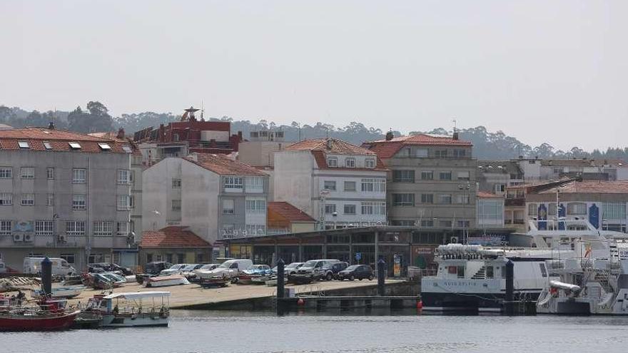 Vista del casco urbano de O Grove, uno de los destinos de compra de los dezanos. // Miguel Muñiz