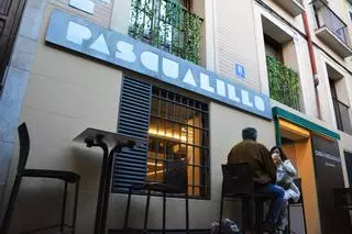 En imágenes | Casa Pascualillo, un clásico del Tubo de Zaragoza, reabre sus puertas