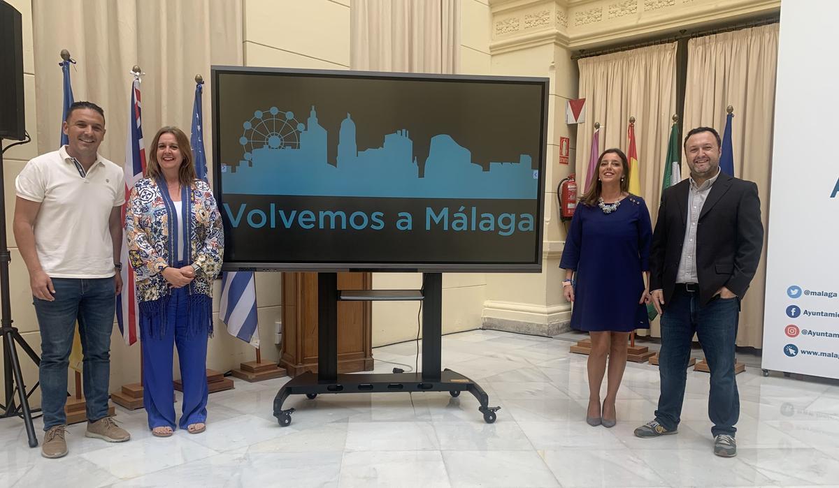 Las concejalas de Promoción de la Ciudad y de Migración, Rosa Sánchez y Mar Torres, junto al director de Volvemos a Málaga.