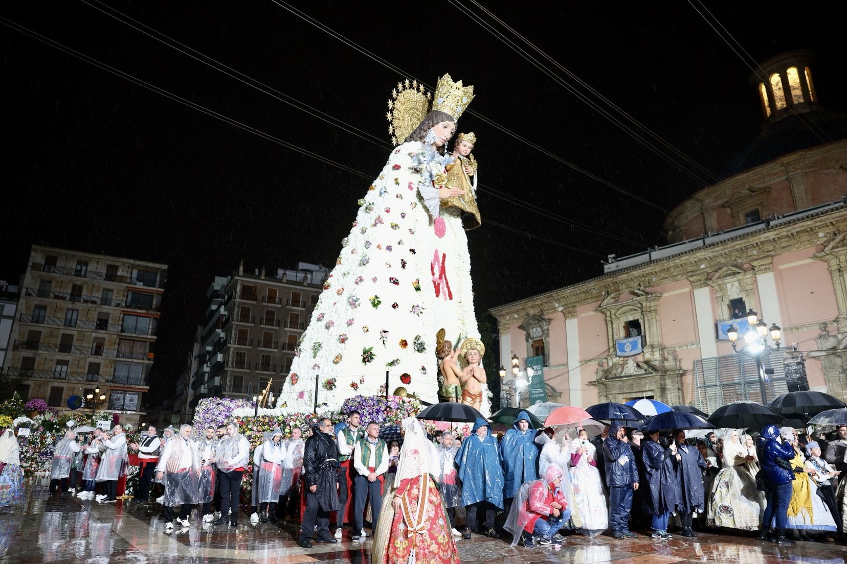 Las emociones de Berta y la corte en la Basílica