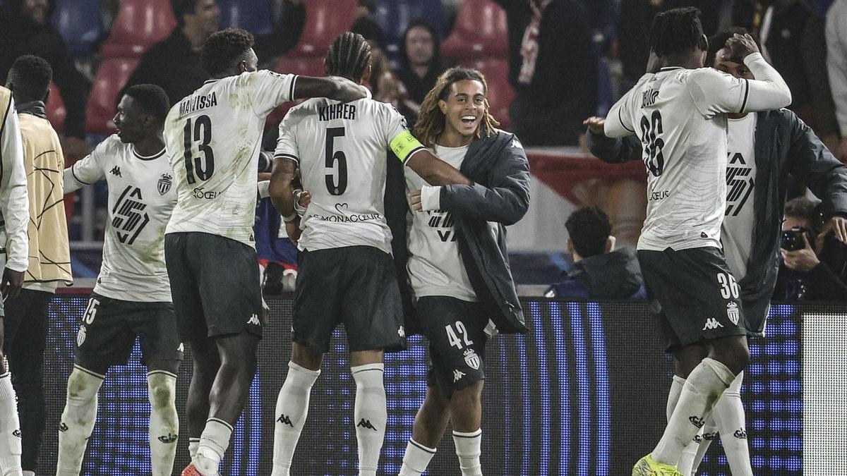 Resumen, goles y highlights del Bolonia 0 - 1 Mónaco de la jornada 4 de la Champions League