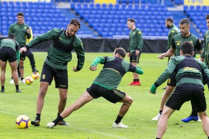 19.01.19. Las Palmas de Gran Canaria. Fútbol segunda división temporada 2018-19. Entrenamiento de la UD Las Palmas en el Estadio de Gran Canaria. Foto Quique Curbelo