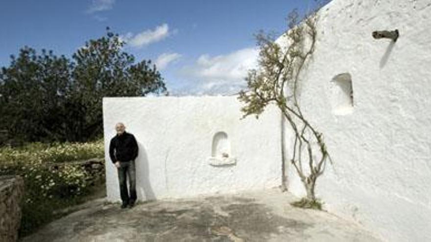 El escritor ibicenco Antoni Marí en Can Pere Ric (Sant Josep).