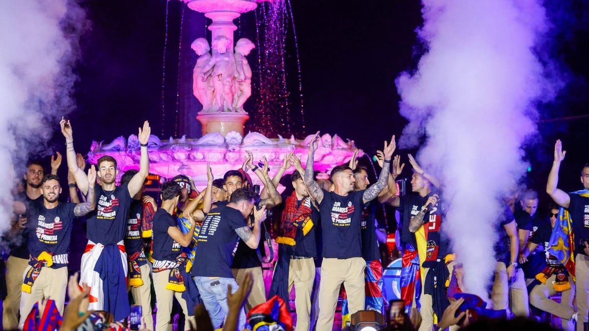 La celebración del ascenso del Levante UD, en imágenes