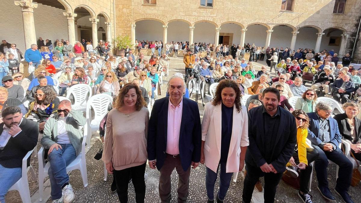 Francina Armengol, Martí March, Catalina Cladera y Antoni Canaves, esta mañana en el Claustre de Sant Domingo de Pollença.