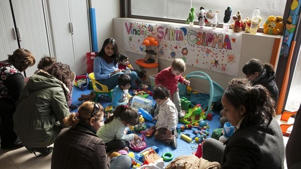 Imagen de archivo de la inauguración de local del Casal dels Infants en Santa Coloma