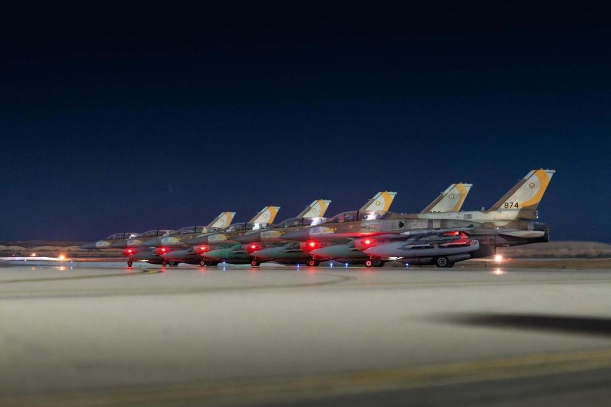 Aviones israelíes preparan su ataque contra Irán