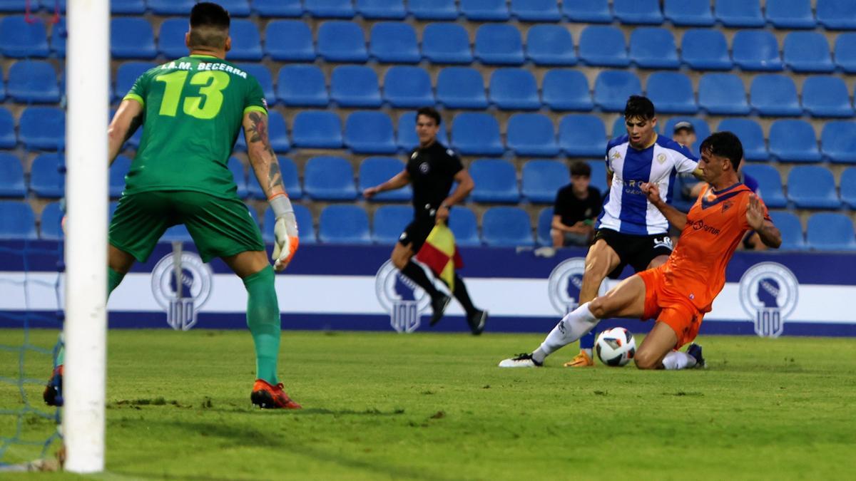 Último partido de Nico Espinosa con el Hércules, a mediados de septiembre, frente al Badalona Futur.