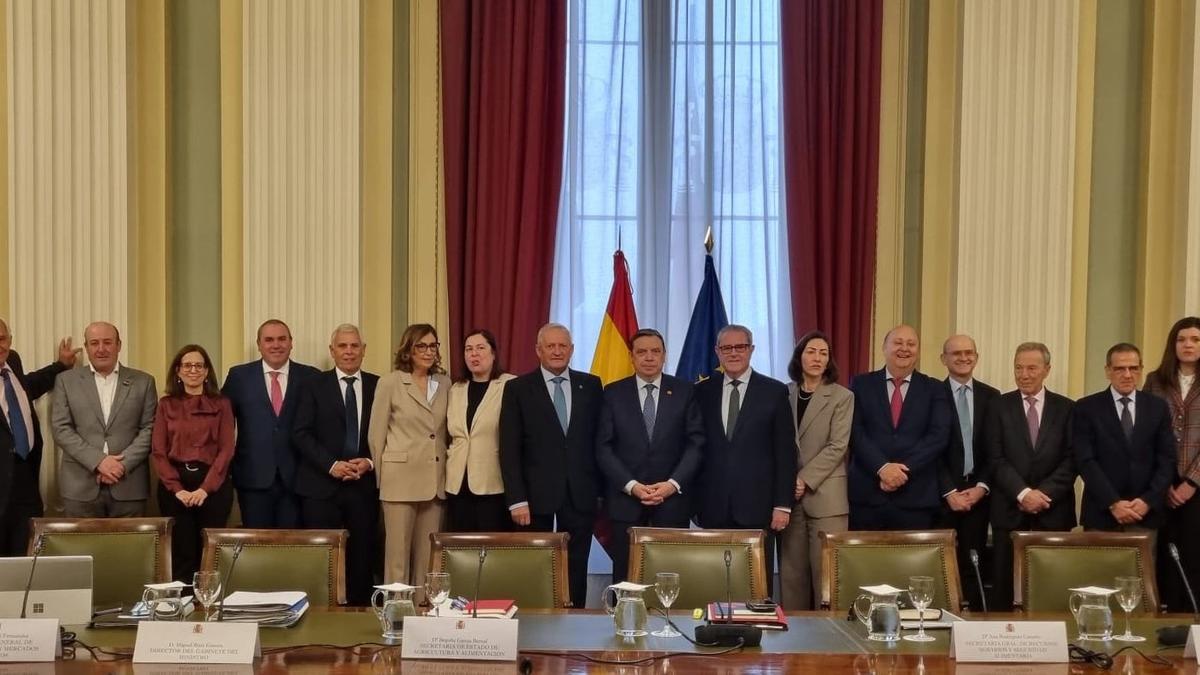Reunion en Madrid del Ministro y el Comisario de Agricultura de la UE con dirigentes del sector.