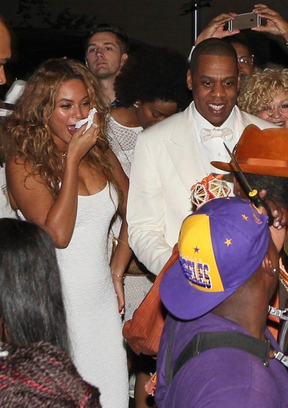 Beyoncé no puede evitar emocionarse por la boda de su hermana Solange Knowles