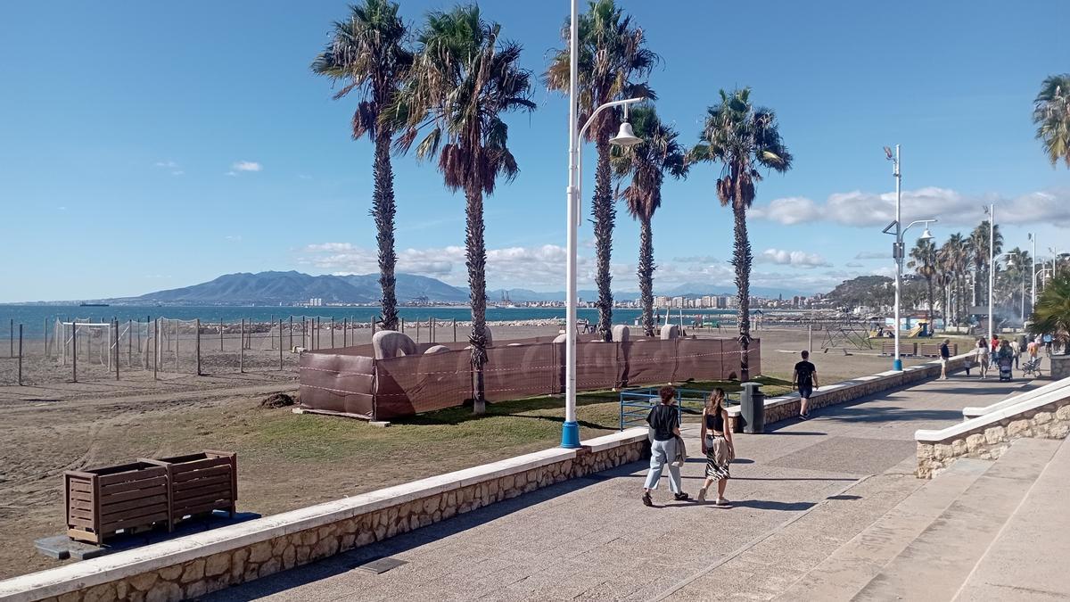 Letras gigantes de Pedregalejo en Las Acacias, el pasado domingo.