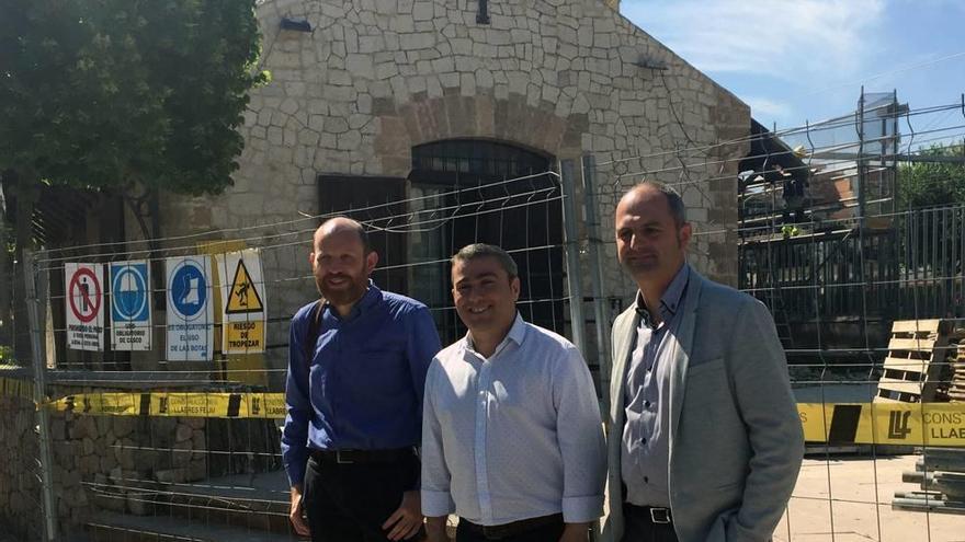 La autoridades visitaron las obras del almacén ferroviario.