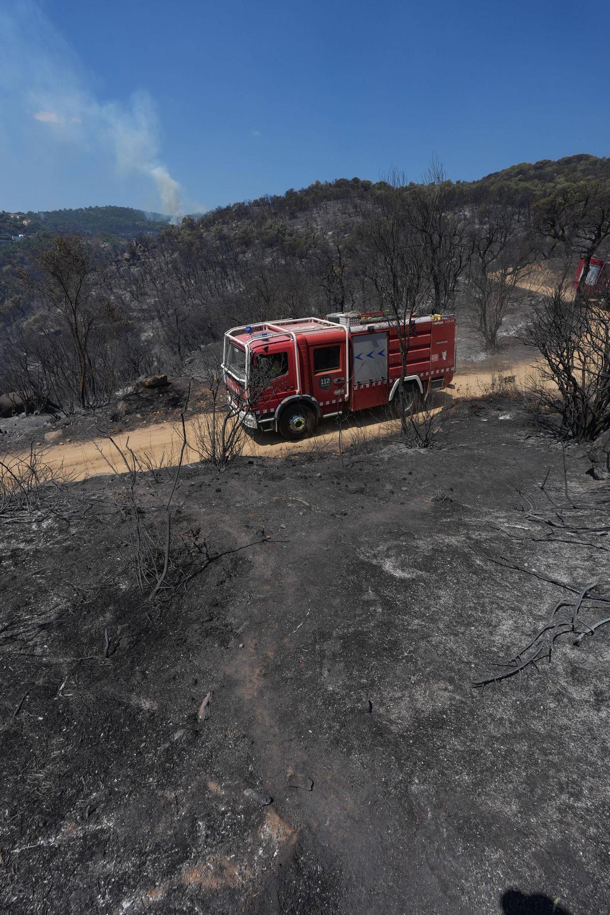 Galeria de fotos: l'incendi de les Gavarres calcina una casa a Calonge Galeria de fotos: l'incendi de les Gavarres calcina una casa a Calonge