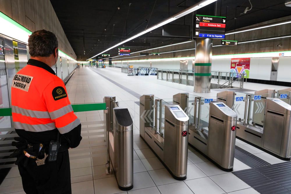 El metro de Málaga se vacía con el estado de alarma.