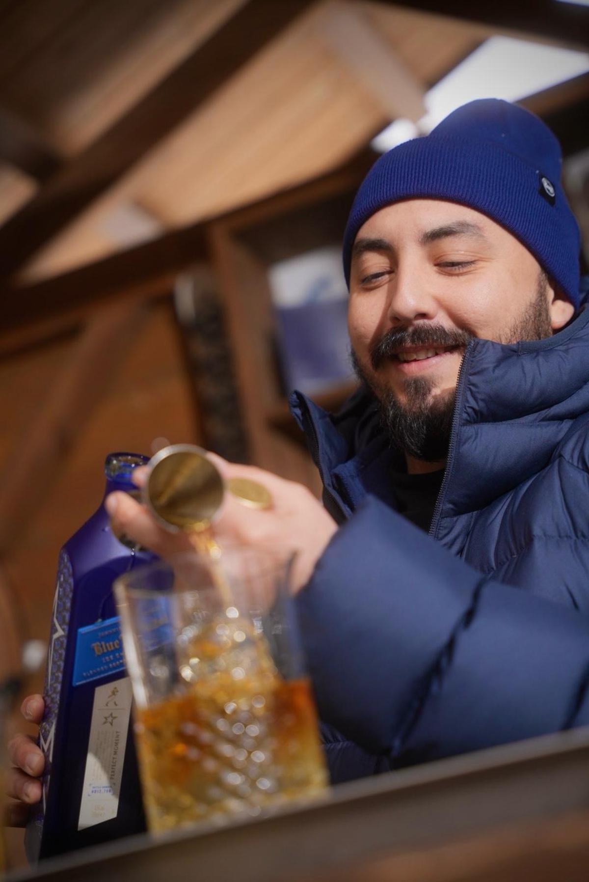 Borja Insa, mejor coctelero de España, a cargo del 'après-ski' en el Hotel Serras de Andorra.